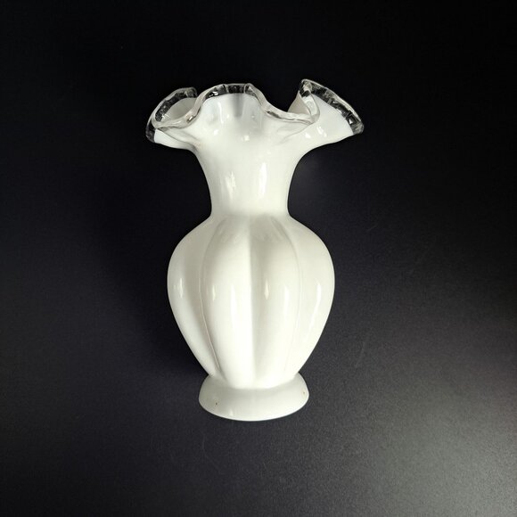 Fenton Silvercrest White Milk Glass Ruffled Melon Vase Elegant Home Decor - Picture 9 of 15